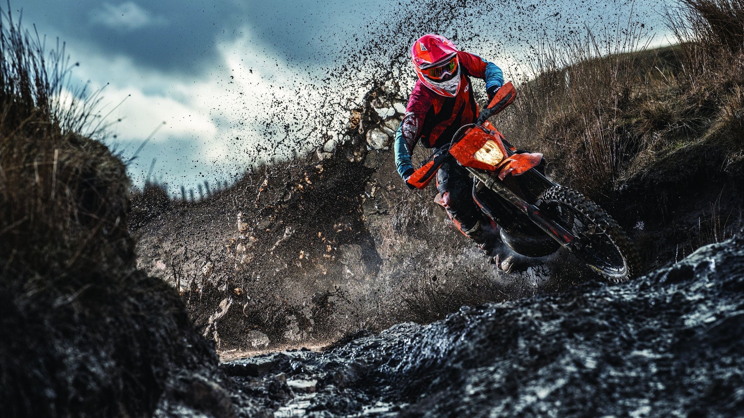 开云APP-骑士前锋训练中展示出色滑步技巧，骑士训练方法